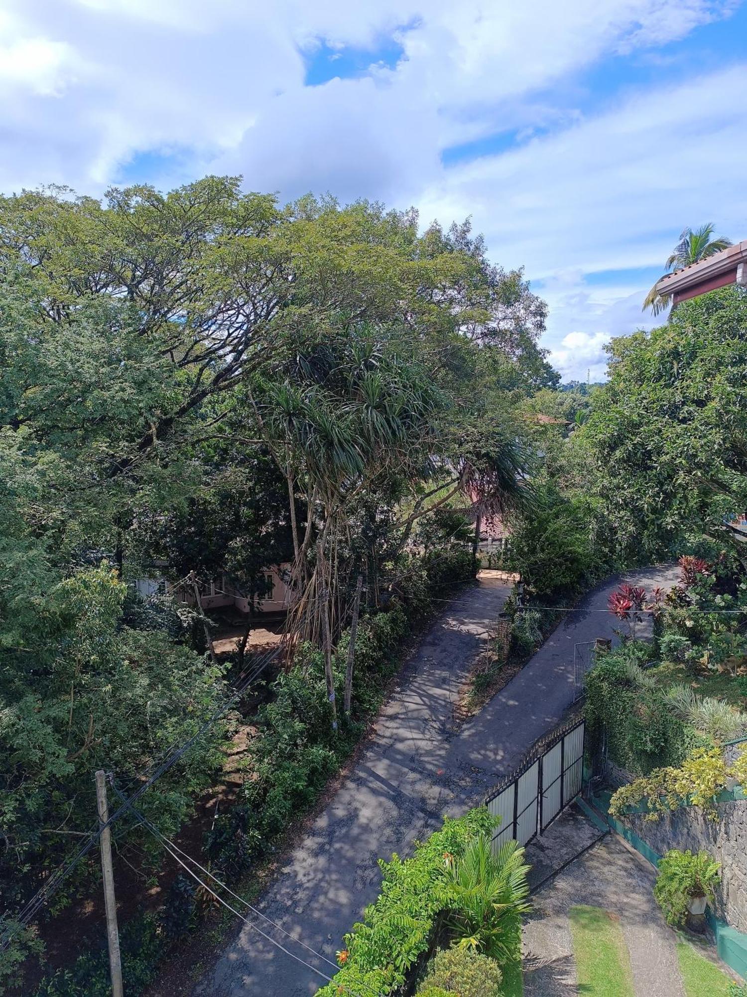 Shalom Apartamento Peradeniya Exterior foto