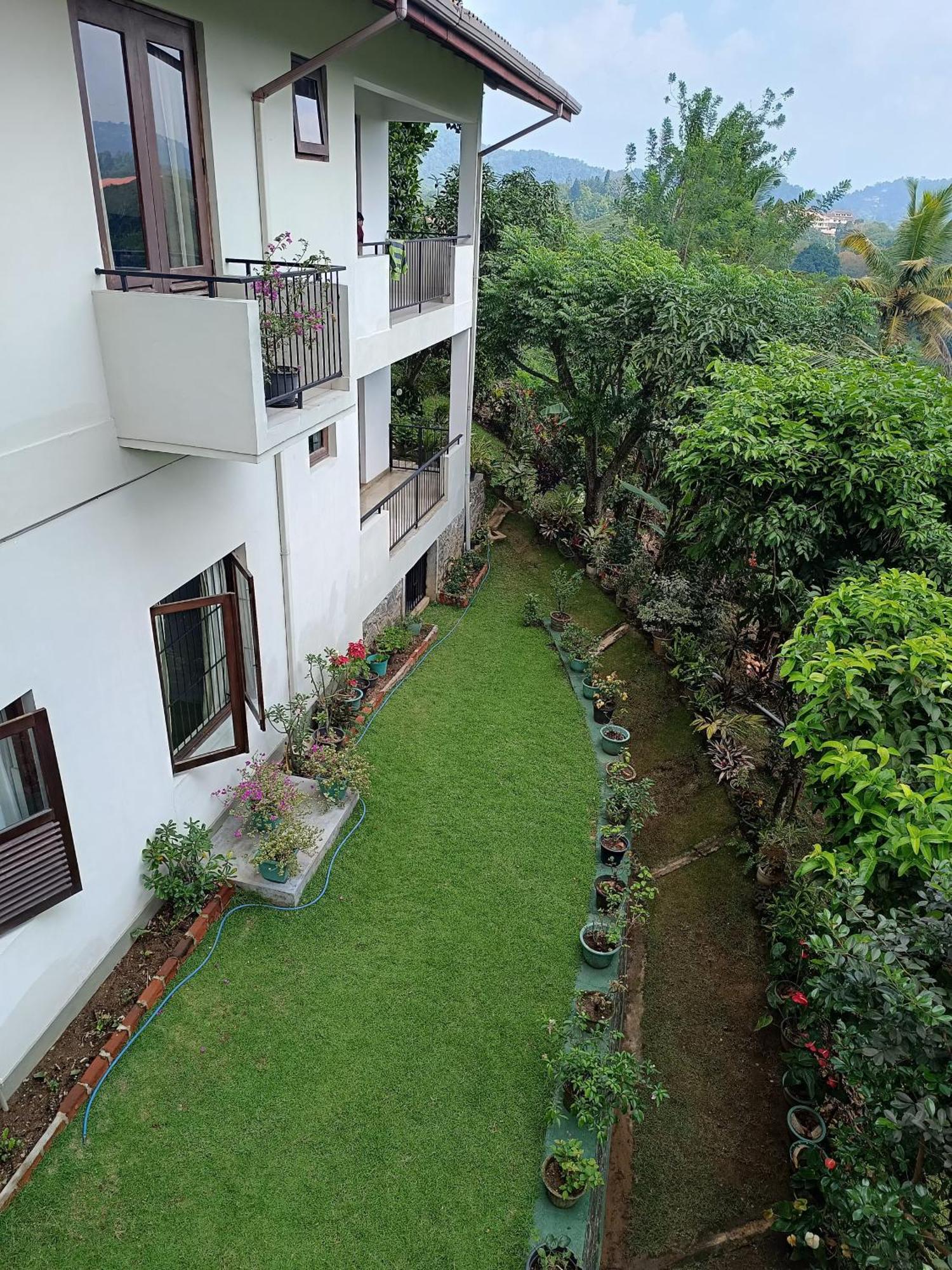 Shalom Apartamento Peradeniya Exterior foto